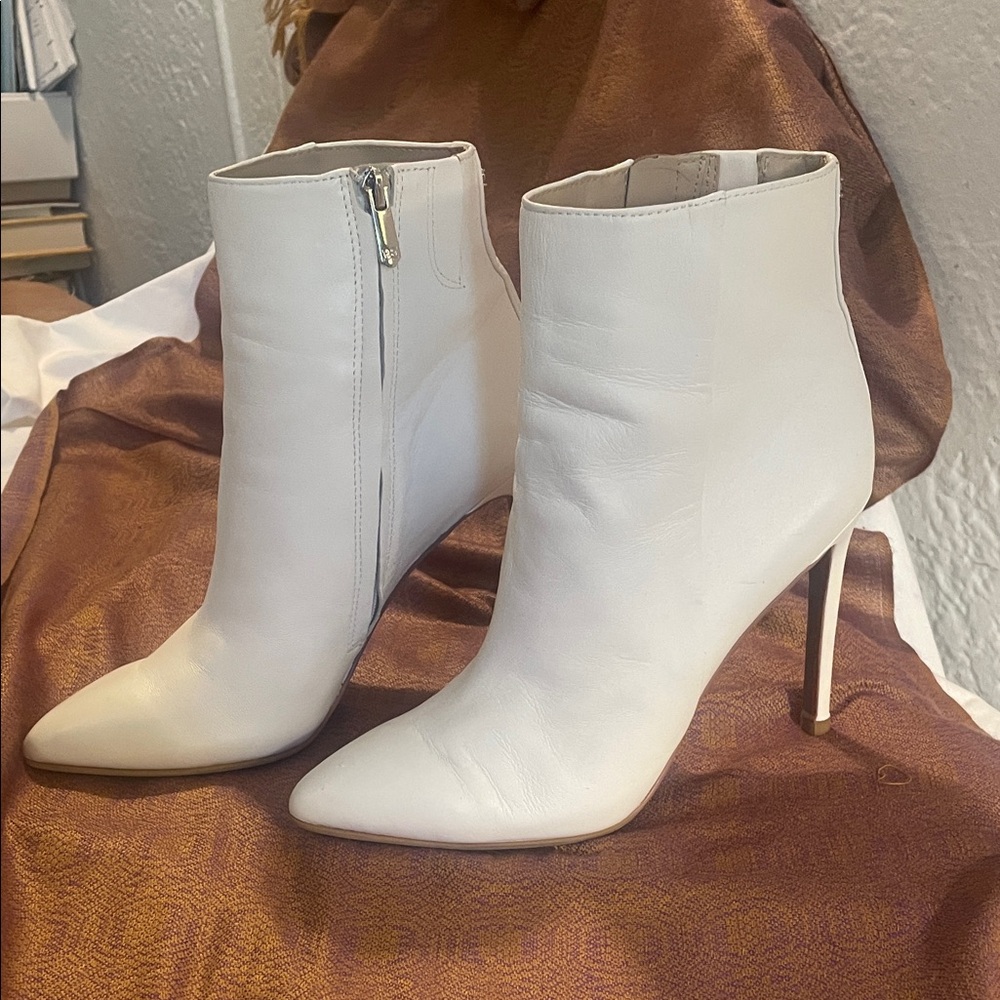 Sam Edelman Elegant White “Wren” Ankle Boots
